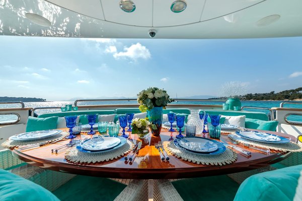 Pourquoi choisir de dîner sur une croisière à Paris ?